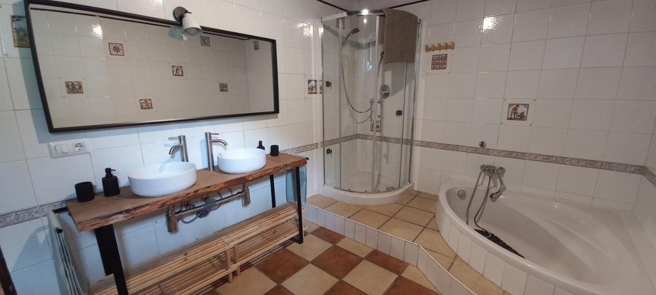 La Fabrica De Targarona Villa Sant Pere de Torello ภายนอก รูปภาพ
